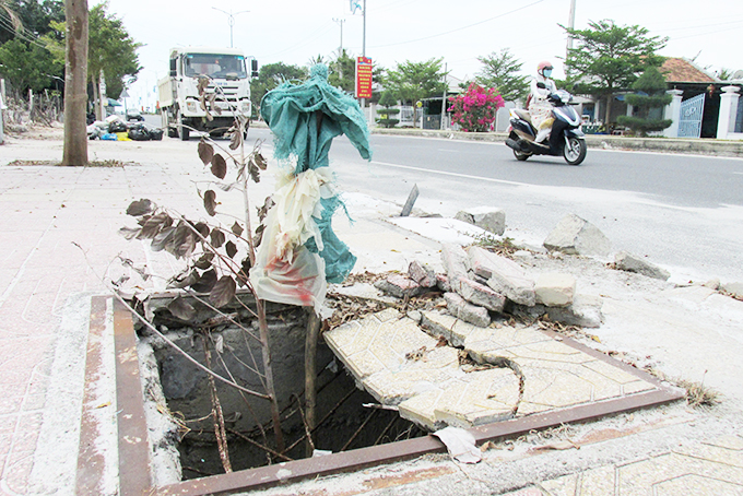 "Bẫy" trên vỉa hè