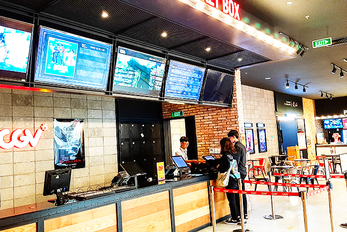 Rạp phim đìu hiu ngày trở lại