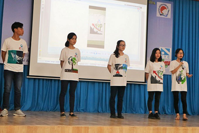 The team from Nguyen Van Troi High School, Nha Trang City.