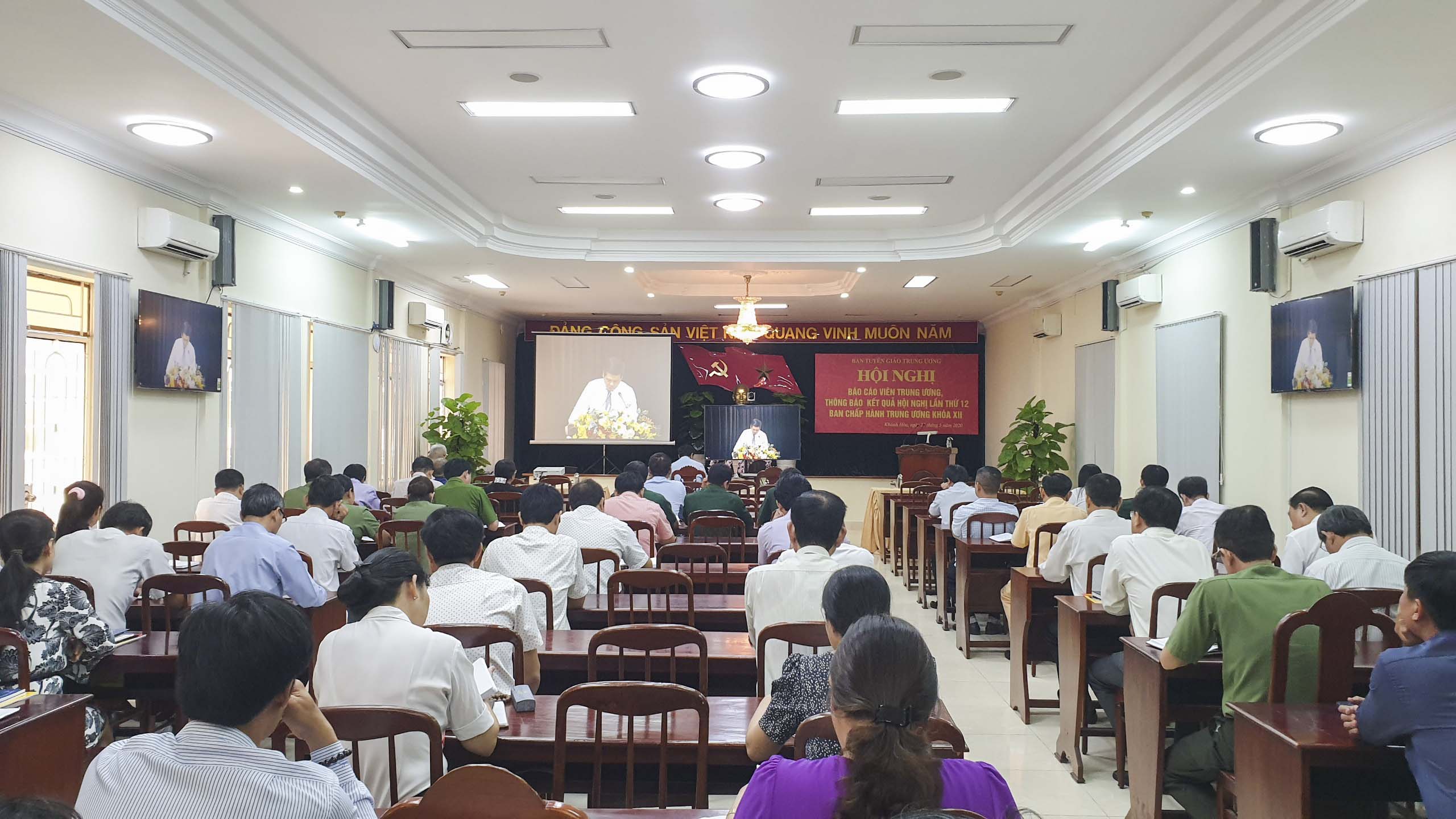 Hội nghị trực tuyến thông báo kết quả Hội nghị lần thứ 12 Ban chấp hành Trung ương Đảng khóa XII