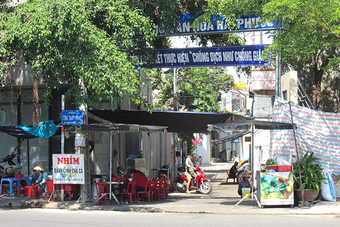 Khu vực cổng chào chưa đẹp