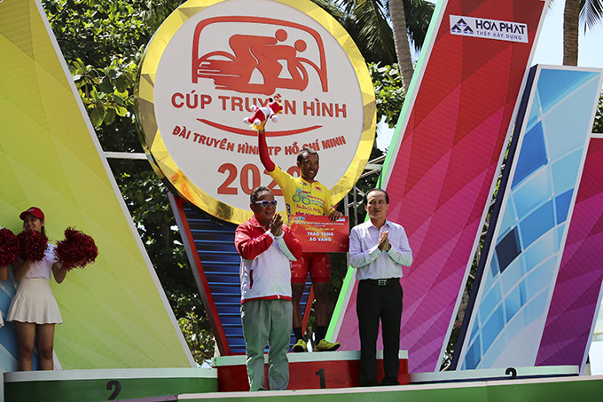 Tay đua Nguyễn Trường Tài của đội TP. Hồ Chí Minh đã xuất sắc giành chiếc áo Vàng chung cuộc sau chặng 13