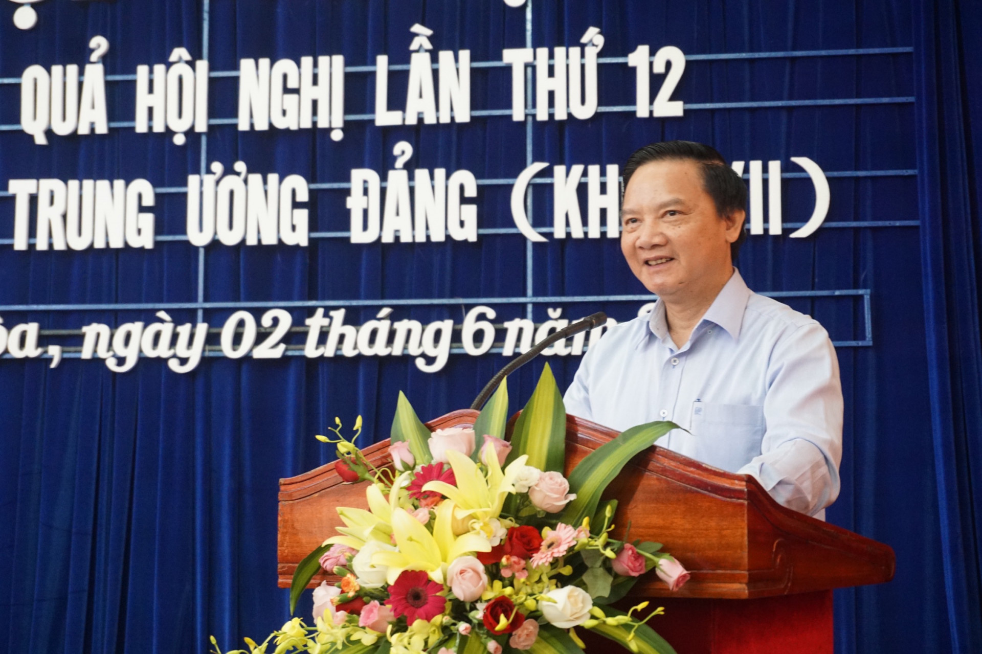 Ông Nguyễn Khắc Định báo cáo kết quả Hội nghị Trung ương 12.
