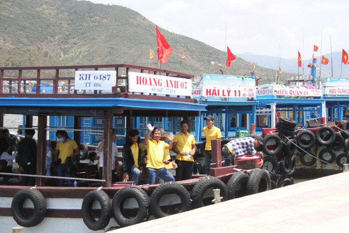 Phần lớn các tàu du lịch đã di dời từ Bến tàu Cầu Đá (bến cũ) về neo đậu tại Bến tàu Du lịch Nha Trang (bến mới)