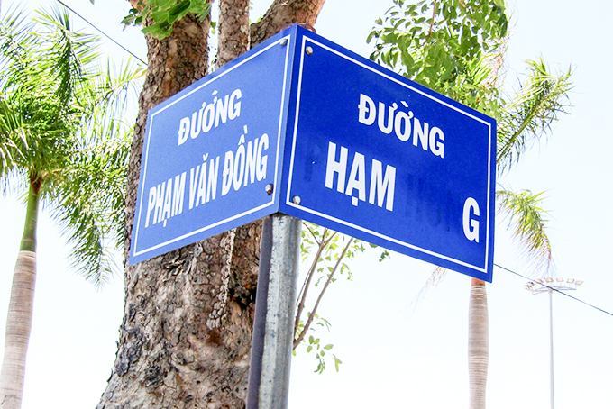Biển tên đường thiếu chữ
