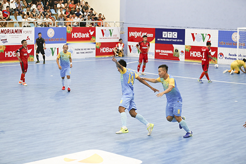 Sanvinest Sanna Khánh Hòa đoạt vé vào vòng trong