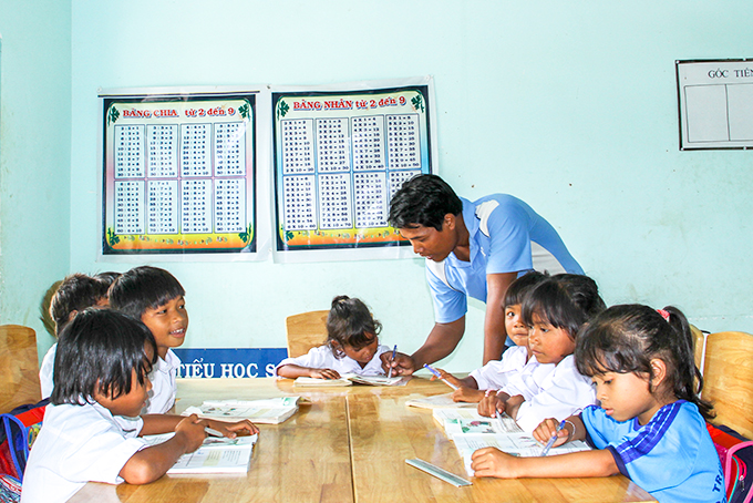 Định hướng phát triển kinh tế - xã hội ở Khánh Sơn: Cần xác định rõ trọng tâm, trọng điểm