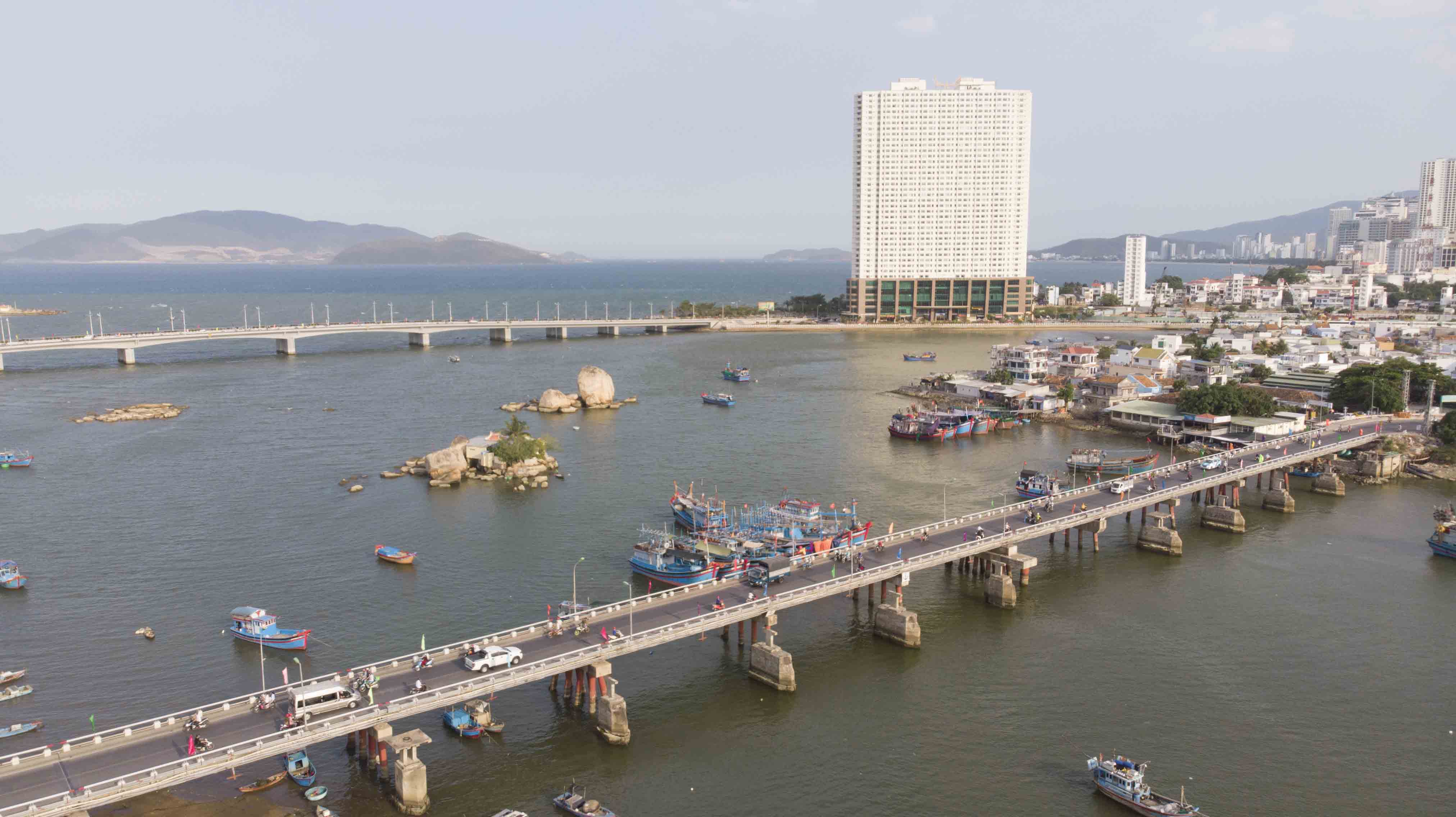 Khẩn trương triển khai giải phóng mặt bằng dự án cầu Xóm Bóng