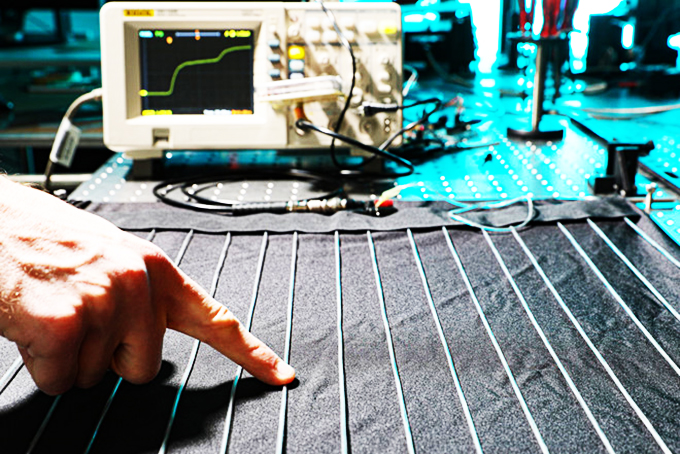 Các nhà nghiên cứu Thụy Sĩ phát triển sợi vải điện tử