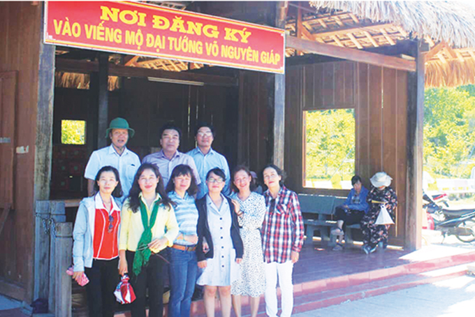 Các hội viên Hội Nhà báo tỉnh đi thực tế tại tỉnh Quảng Bình. (Ảnh tư liệu Hội Nhà báo tỉnh)