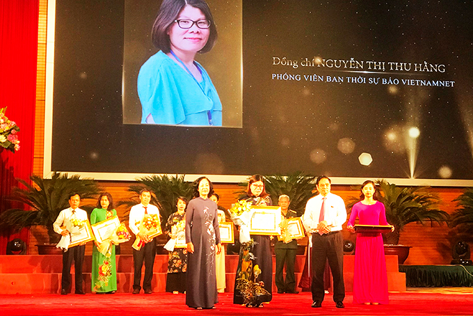 Gặp mặt tuyên dương người làm báo tiêu biểu