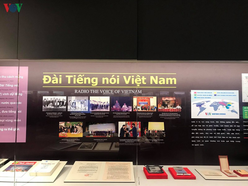 Khu vực trưng bày các tư liệu quý của Đài Tiếng nói Việt Nam.