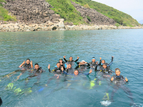 Đội ngũ hướng dẫn viên lặn của An Nam Tour có chứng chỉ hành nghề theo tiêu chuẩn quốc tế