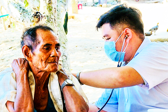 Khánh Sơn: Nâng cao sức khỏe cho người cao tuổi