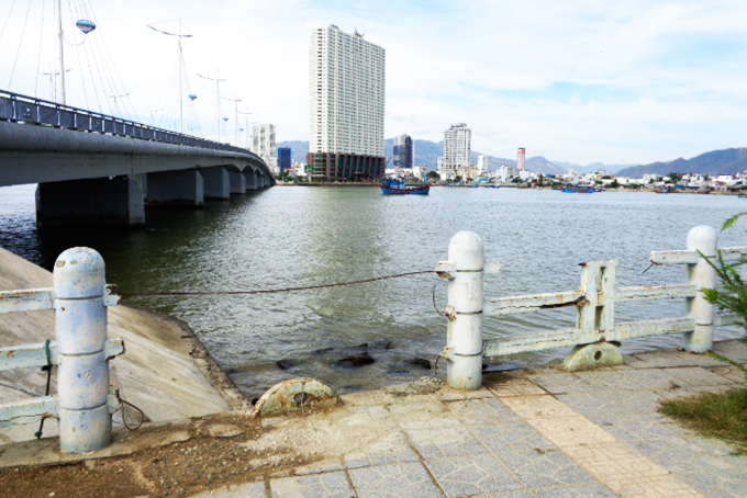 Lan can bị hư hỏng