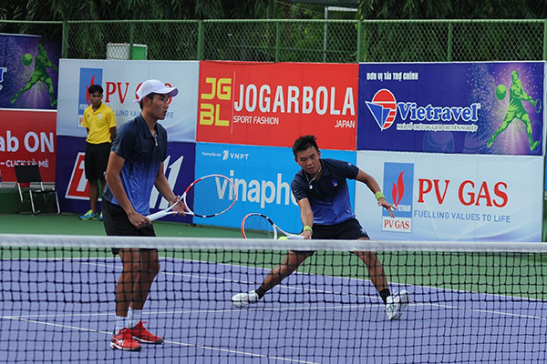 Hoàng Nam/Văn Phương vô địch đôi nam giải quần vợt VTF Masters Hải Đăng
