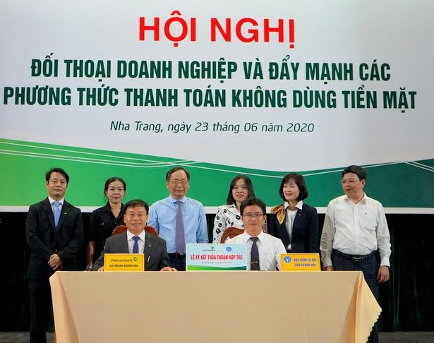 BHXH Khánh Hòa và Vietcombank Khánh Hòa ký thỏa thuận hợp tác