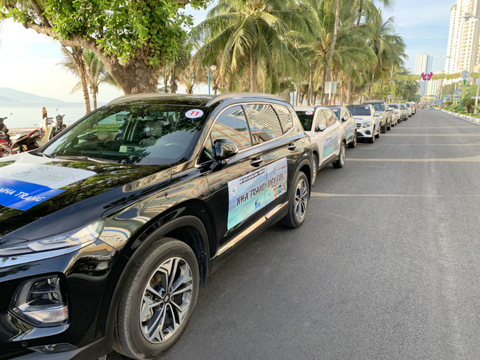 Cars taking part in Caravan program “Nha Trang sea is calling”