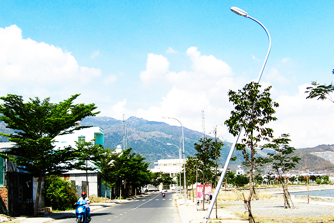 Trụ đèn bị nghiêng