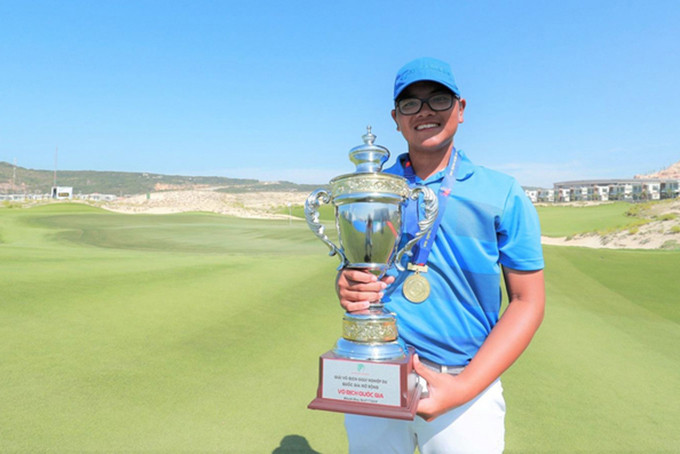 Nguyễn Bảo Long là golfer trẻ tuổi nhất vô địch giải golf Nghiệp dư quốc gia, khi chiến thắng năm 2019 ở tuổi 16.