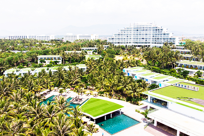 Many 5-star hotels and resorts have been built up in Northern Cam Ranh Peninsula tourist area
