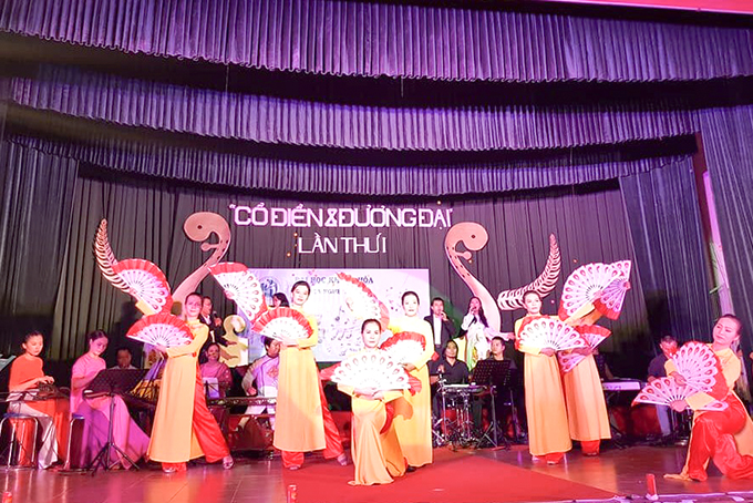 A performance of lecturers and students of Khanh Hoa University