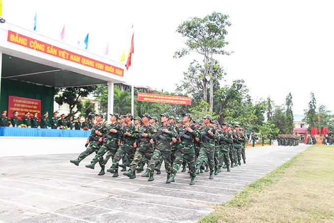 Lực lượng vũ trang tỉnh ra quân huấn luyện