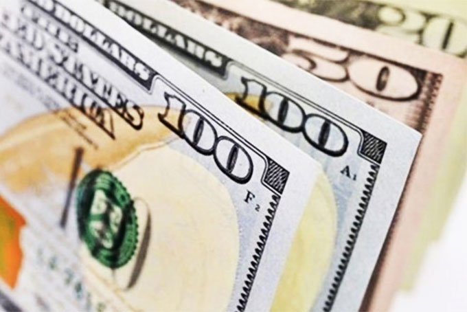 Giá USD tại các ngân hàng thương mại giảm mạnh