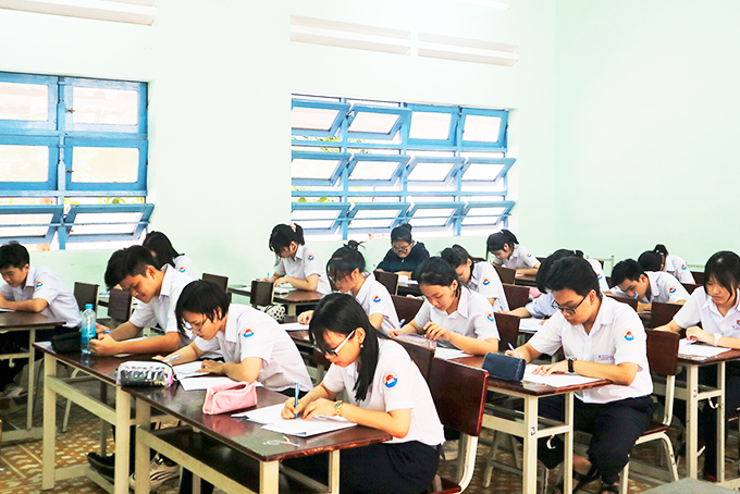 Nha Trang: Học sinh thi thử vào lớp 10