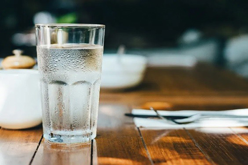 7 lợi ích bất ngờ của sức khỏe từ việc uống đủ nước