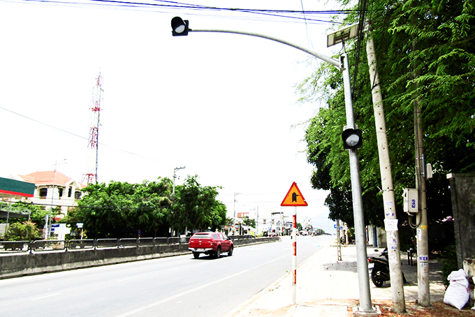 Cần sửa chữa đèn tín hiệu giao thông