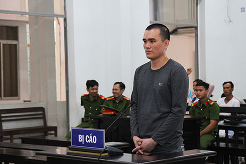 Đâm chết người vì nghe em mách có người đòi đánh