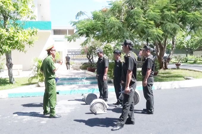 Đẩy mạnh phong trào trong cơ quan, doanh nghiệp, nhà trường