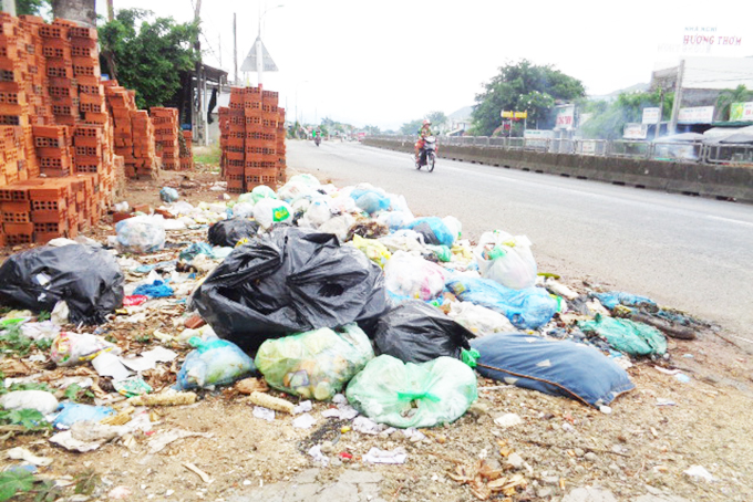 Cần đặt thùng thu gom rác