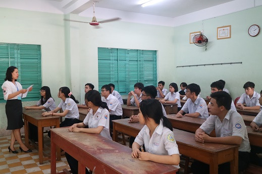 Thí sinh nghe phổ biến quy chế thi tại hội đồng thi Trường THPT Nguyễn Văn Trỗi (TP. Nha Trang). 