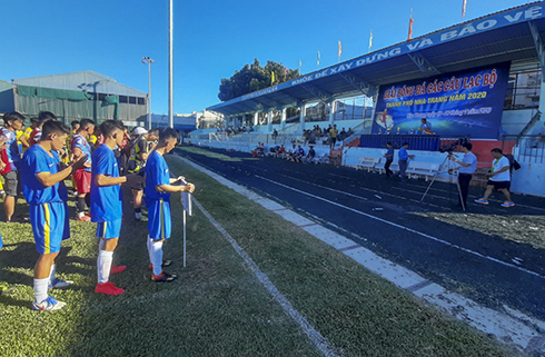 5 đội tranh tài giải bóng đá các câu lạc bộ TP. Nha Trang