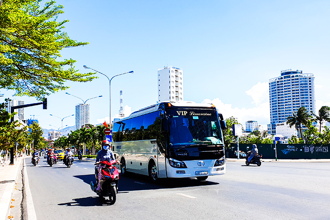 Bác đề xuất dừng cấm xe trên 29 chỗ lưu thông vào trung tâm TP. Nha Trang.
