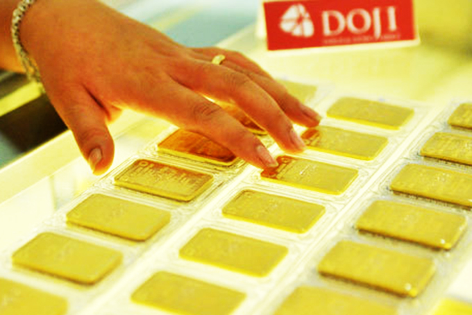 Giá vàng hôm nay 17/7: Lo ngại phong tỏa, vàng trái chiều quy luật