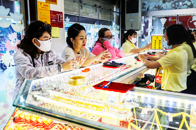 Giá vàng SJC lập kỷ lục mới 51,5 triệu đồng