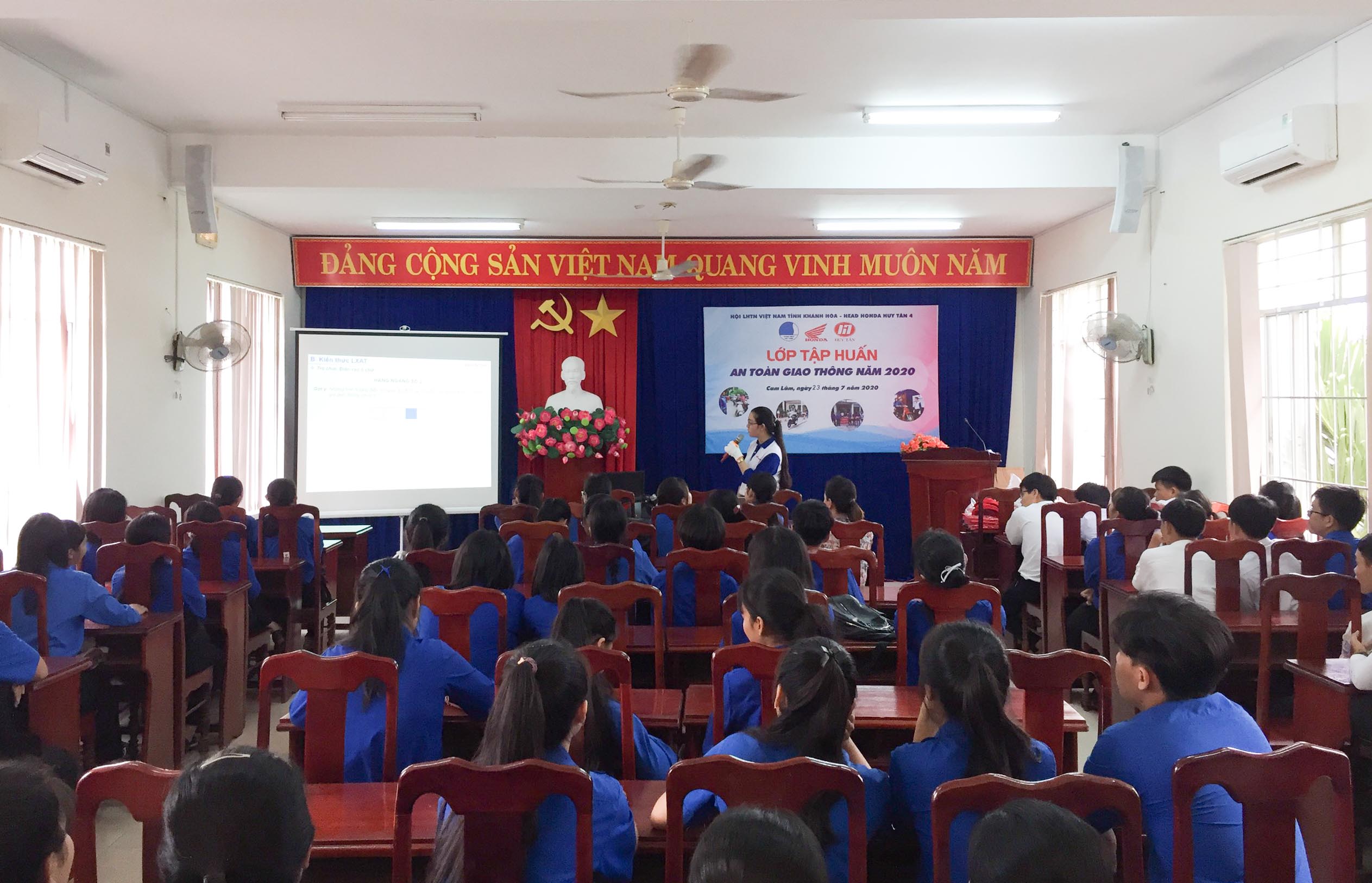 Tập huấn an toàn giao thông cho 150 đoàn viên, thanh niên