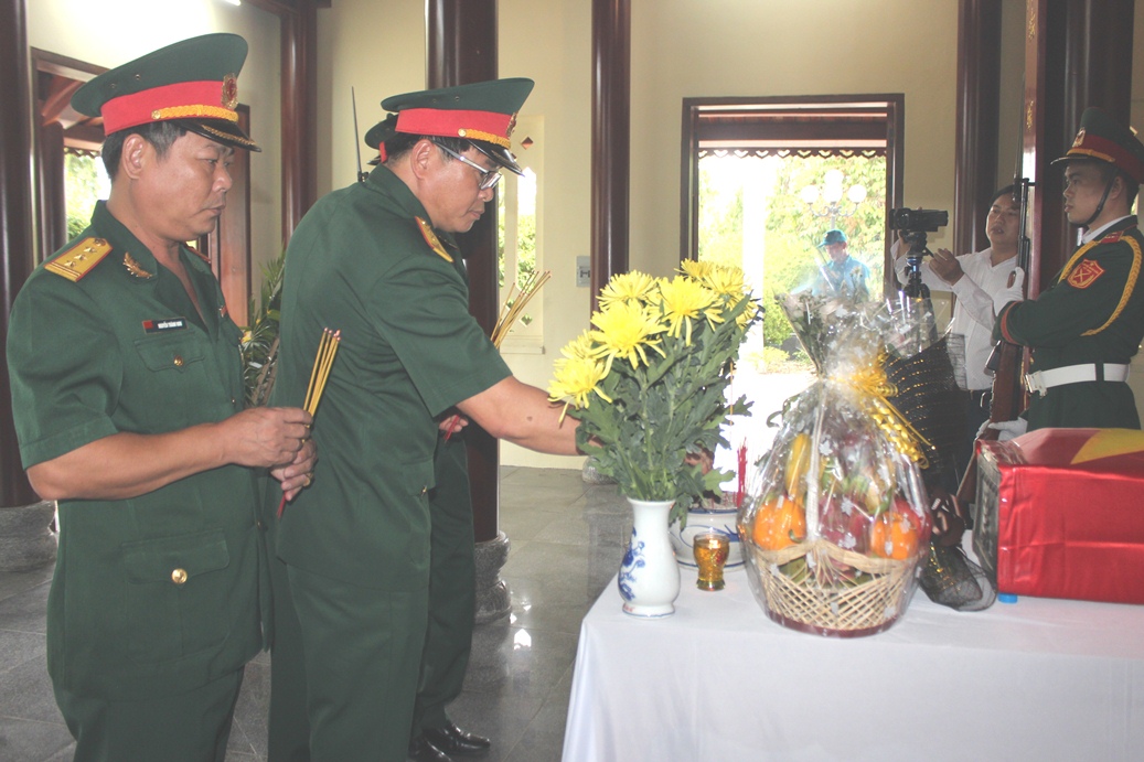 Truy điệu và an táng liệt sĩ Nguyễn Khắc Tâm