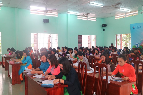 Bồi dưỡng chính trị hè cho cán bộ, giáo viên