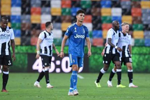 Juventus vừa có trận thua đáng xấu hổ trước một Udinese đang nằm trong nhóm có nguy cơ xuống hạng.
