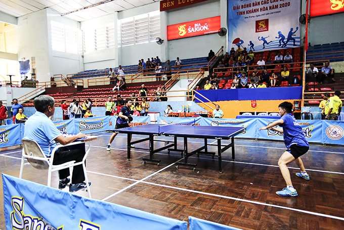 Sôi nổi phong trào bóng bàn câu lạc bộ