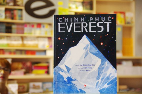  "Chính phục Everest " giúp phụ huynh và các em nhỏ hình dung về nóc nhà thế giới, dãy núi Himalaya và đỉnh núi Everest. 