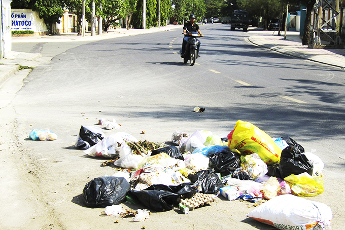 Cần đặt thùng thu gom rác
