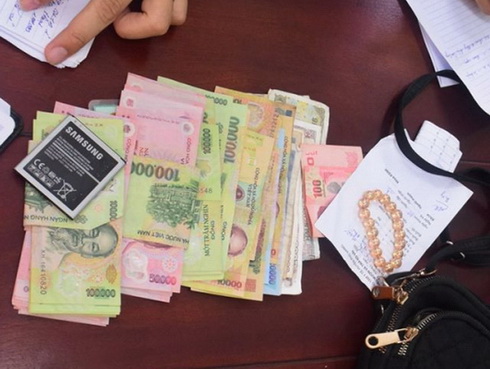 Trộm tiền của vợ còn dựng hiện trường giả, báo công an