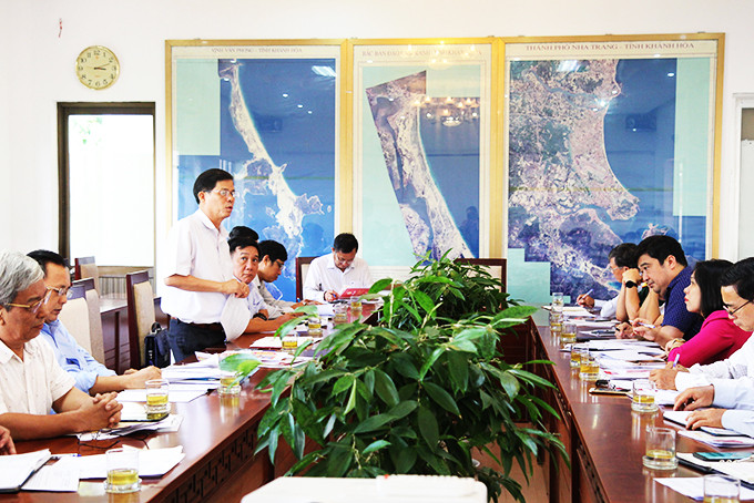 Ông Nguyễn Tấn Tuân kết luận cuộc họp.