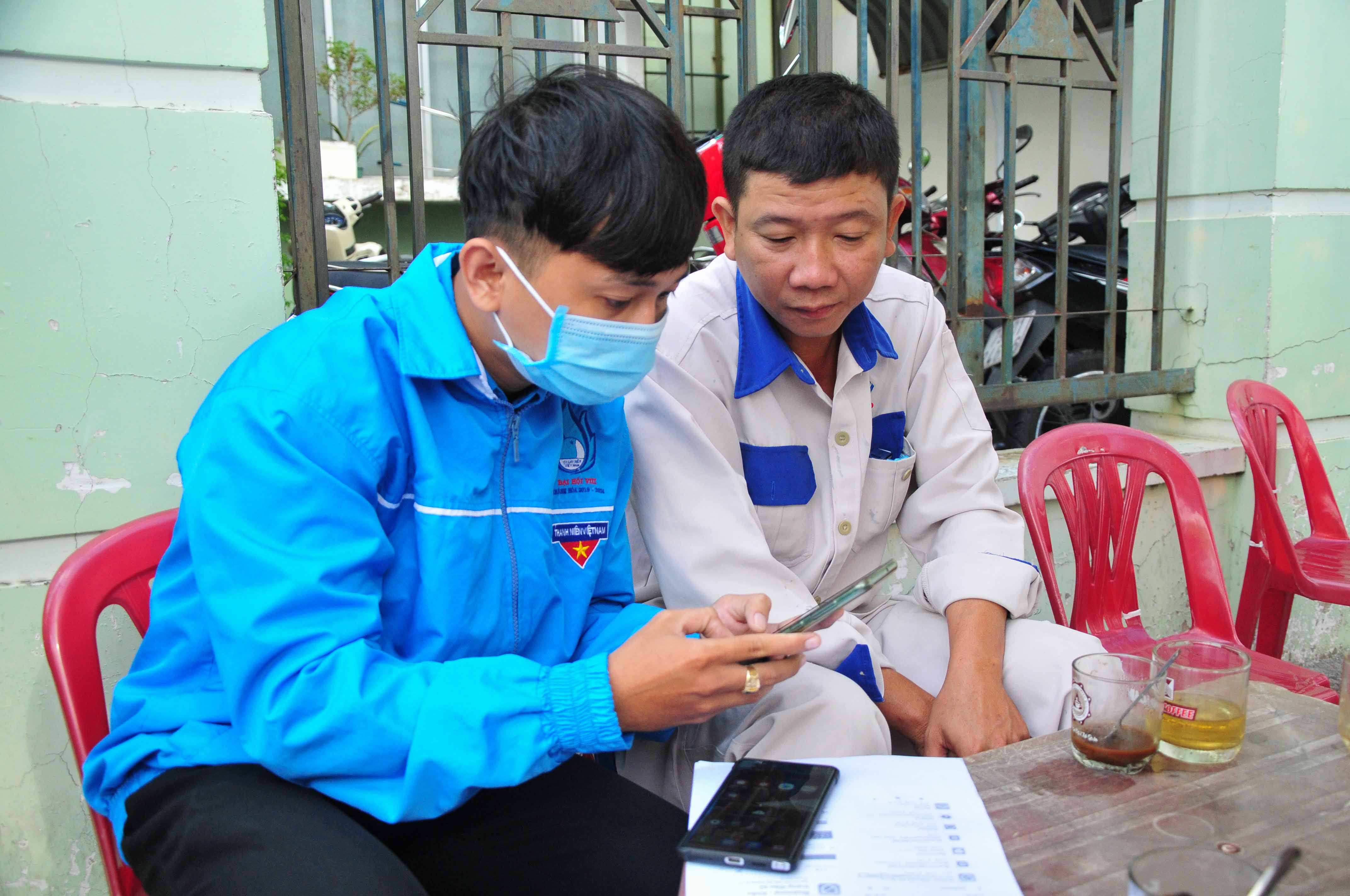 Triển khai tuyên truyền cài đặt ứng dụng Bluezone cho người dân