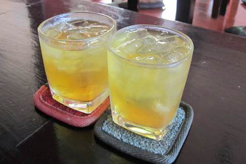 Uống trà đá để giải khát, cẩn thận rước bệnh vào người